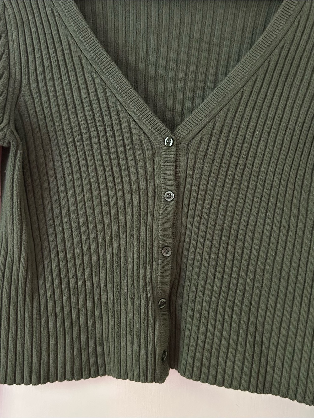 GAP Ribbed V-Neck Button Cardigan - Picture 3 of 6
